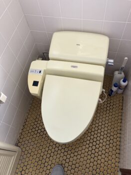 10/27　長浜市トイレ交換工事