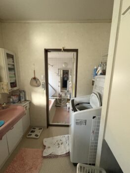4/10　彦根市　脱衣室改修工事