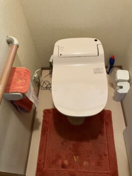 10/2　米原市　トイレ交換工事