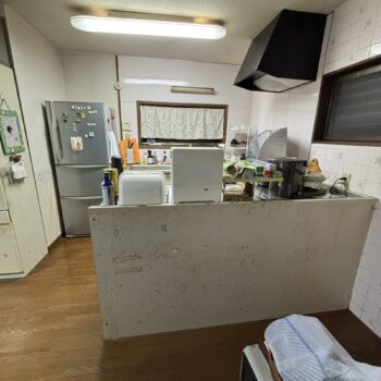 12/16　東近江市　キッチン壁修繕工事！！