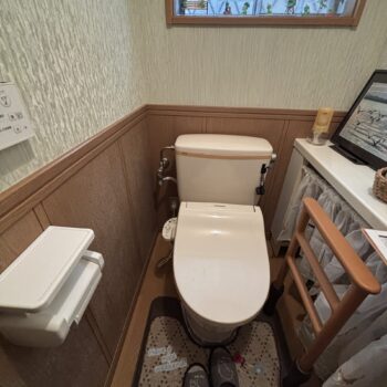 12/1　東近江市　トイレ交換工事